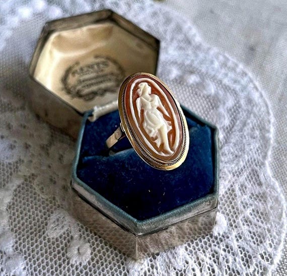 Victorian Revival 14K Gold Conch Shell Cameo Ring, Dancing Maiden, Size 8