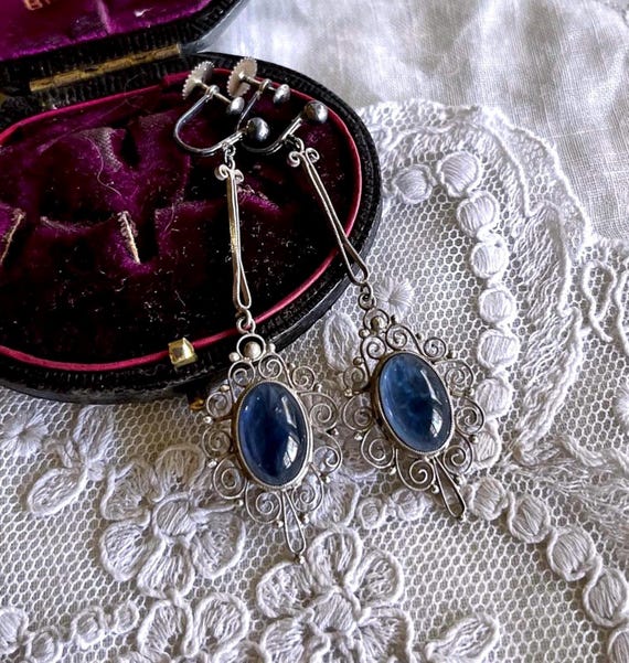 Lovely vintage Mexico Bohemian Revival 770 Silver filigree genuine Gripoix Blue Glass Cabochon Screw Back Drop Earrings