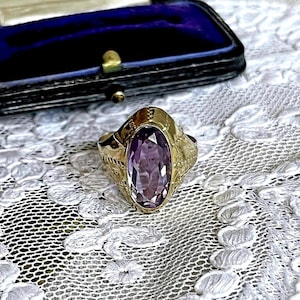 Gorgeous Mid Century Modern 9k Yellow Gold gorgeous faceted genuine Amethyst gemstone hallmarked Cocktail Statement Ring