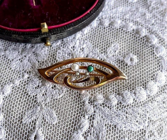 Art Nouveau Seed Pearl Brooch: 9K Gold & Peking Glass Lapel Pin