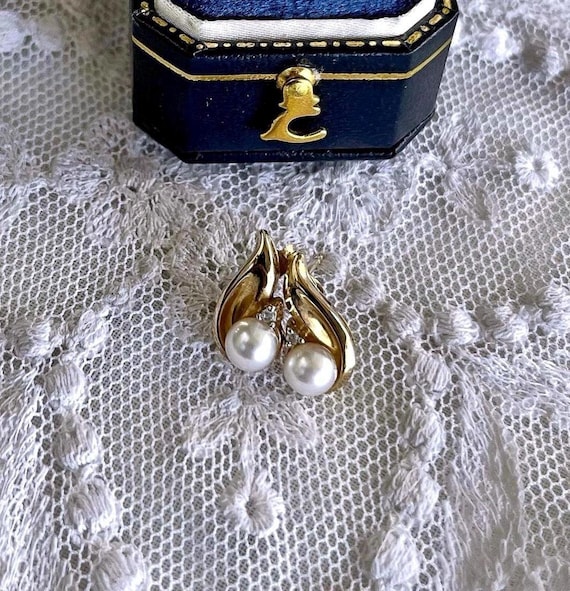 Vintage 10K Gold genuine Cultured Pearl Moissanite accented hallmarked Stud Earrings