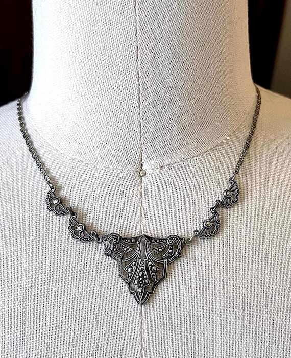 Romantic vintage Germany Art Deco Sterling Silver faceted Marcasite accented fine hallmarked Collier Necklace
