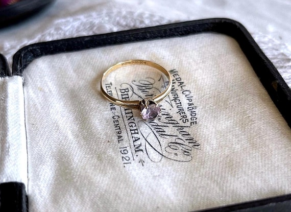 Lovely vintage 10K Yellow Gold brilliant faceted Pale Pink CZ accented beautiful size 7. Hallmarked Solitaire Ring