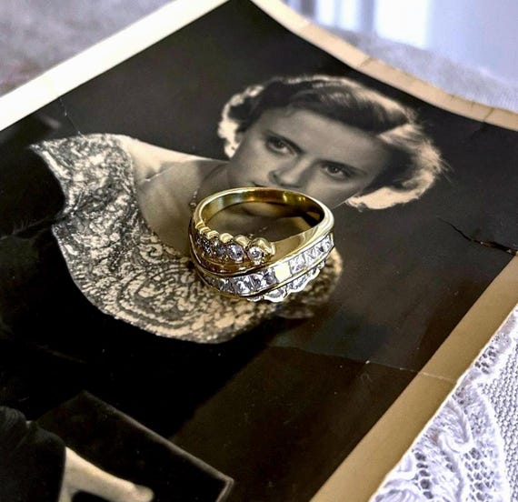 Sophisticated vintage solid 18K Yellow Gold genuine faceted Diamond accented hallmarked Statement Ring