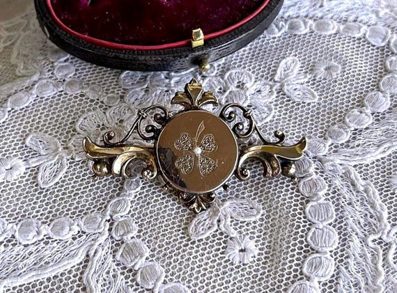 Victorian 830 Silver Brooch: Gold Rolled Seed Pearl Shamrock Pin