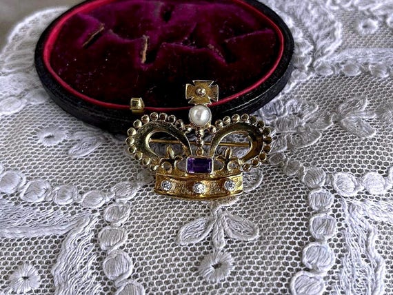 Fine vintage 830 Silver Gold vermeil genuine Diamond, Cultured Pearl and Amethyst Crown Brooch