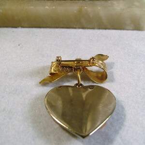 RARE Vintage 1960's Multi Semi Precious Stone Gold Tone Dangle Heart Bow Brooch image 6