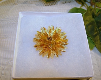 Vintage Multi Tiered Textured Petal Gold Tone Chrysanthemum Flower Floral Brooch