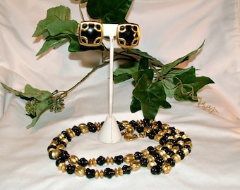Vintage Anne Klein 1980 Raro longo fosco ouro preto colar de vidro brincos de clipe correspondentes
