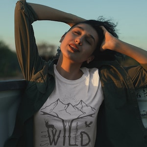 Women's Hipster Stay Wild Shirt Mountains T-Shirt Explore Antlers Graphic Tee Camping Vintage Wanderlust