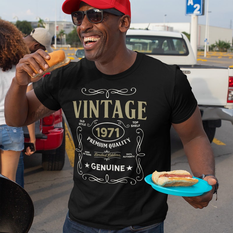 Straight Outta 1971 Birthday Gift Idea Funny T-Shirt