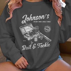 Men&#39;s Personalized Fishing Sweatshirt Bait & Tackle Crewneck Custom Fisherman Gift Idea For Man Fishing Pullover Vintage Tee Unisex Women