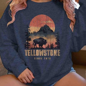 Men&#39;s Yellowstone Sweatshirt National Pullover Crewneck Park Buffalo Vacation Hiker Gift Idea Him Travel Tour Tourist Unisex Grunge 1872