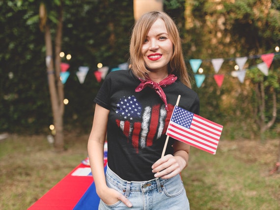 Women's American Flag Heart T-Shirt Patriotic 4th July Shirt America Grunge Shirts Memorial Day Shirt