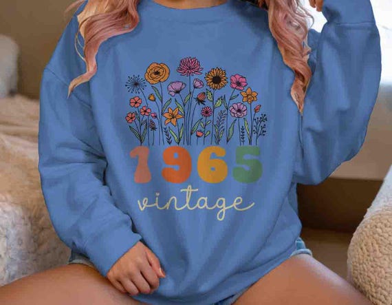 Women's Cute 1965 Vintage Birthday Sweatshirt 60th Birthday Gift Bday Gift Unisex Wild Flowers 60 Bday Crewneck For Women Floral Flower
