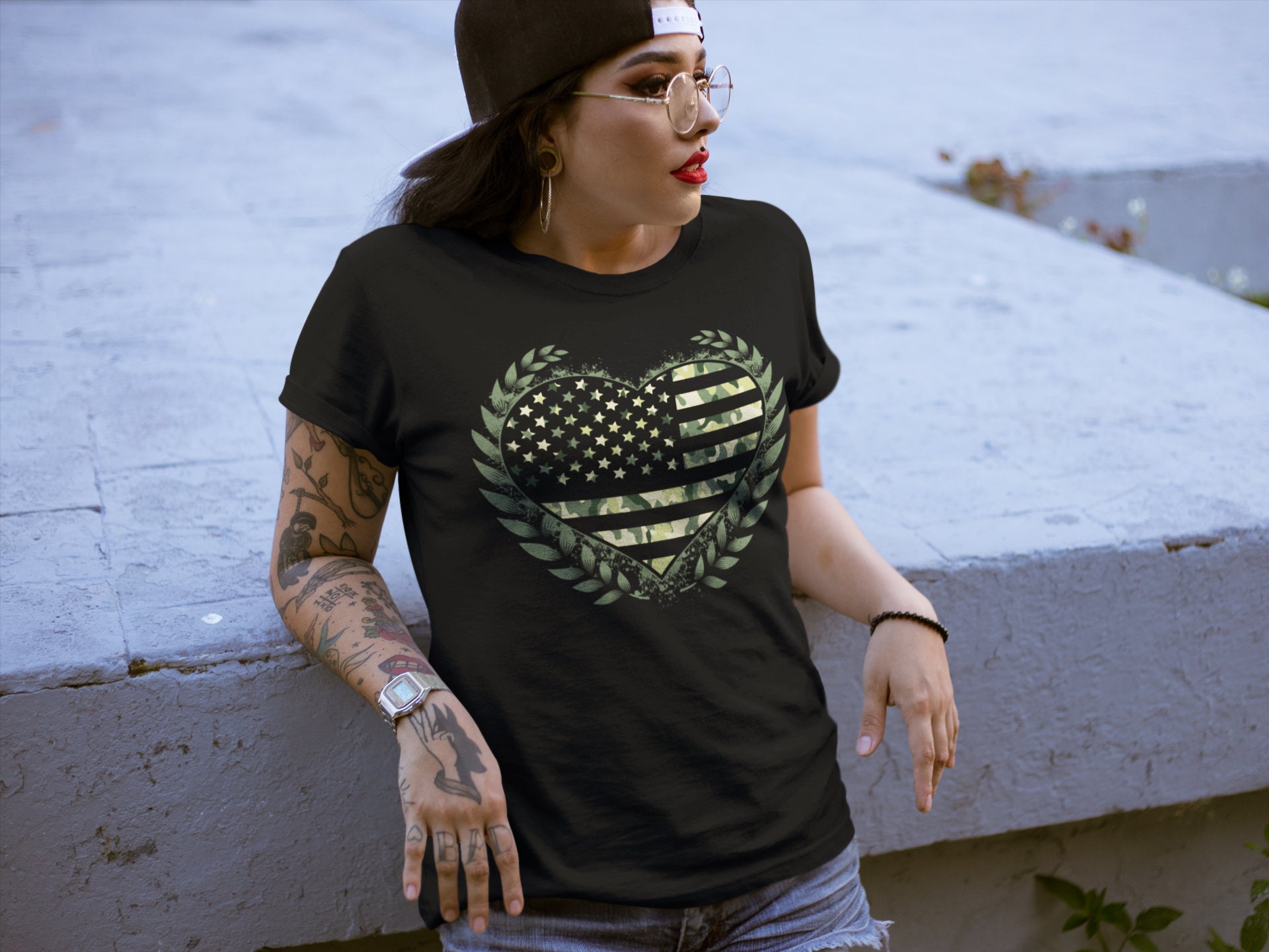 Women's Camouflage Heart Flag T-Shirt 