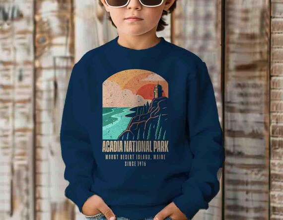 Kids Acadia National Park Sweatshirt Maine Lighthouse Vacation Hiker Crewneck Pullover Gift Idea Travel Tour Tourist Unisex Child 1916