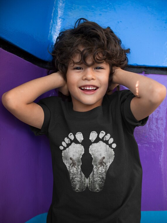 Kids Bigfoot Shirt Watercolor Footprint Feet Graphic Tee Sasquatch Illustration Sketch Cryptozoology Gift Unisex Youth