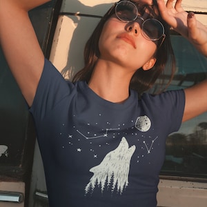 Women&#39;s Hipster Wolf T-Shirt Howling Stars Moon Tee Big Dipper Shirt