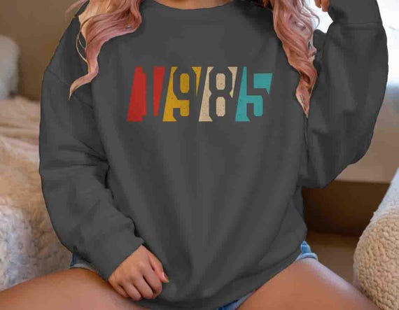 Men's 1985 Retro Birthday Sweatshirt 40th Birthday Shirt Forty Years Gift Grunge Bday Gift Unisex Crewneck Pullover 40 Bday Unisex Man