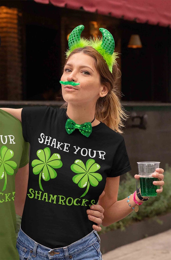 Women's Funny St. Patrick's Day Shirt Shake Your Shamrocks T Shirt Clover Lucky 4 Leaf Gift Saint Patricks Irish Green Ladies Woman Tee