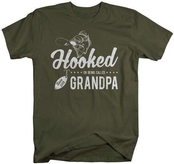 Shirts By Sarah Grandpa 2018 Shirt - Hooked On Being Grandpa T-Shirt Fishing Fisherman T-Shirt