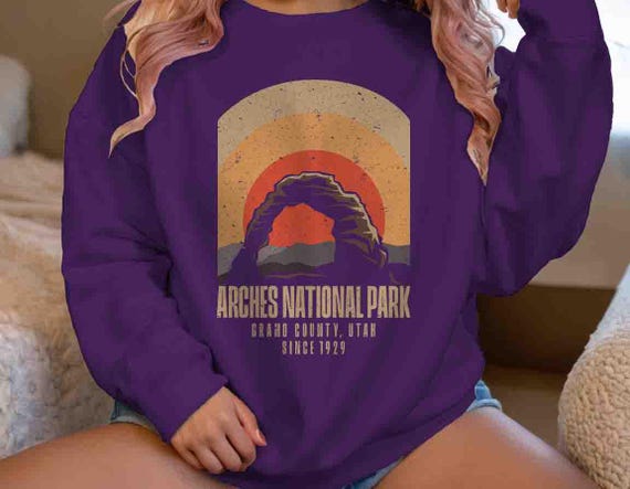 Men's Arches National Park Sweatshirt Rock Stone Canyon Hiker Crewneck Pullover Gift Idea Him Travel Tour Tourist Unisex Grunge 1920