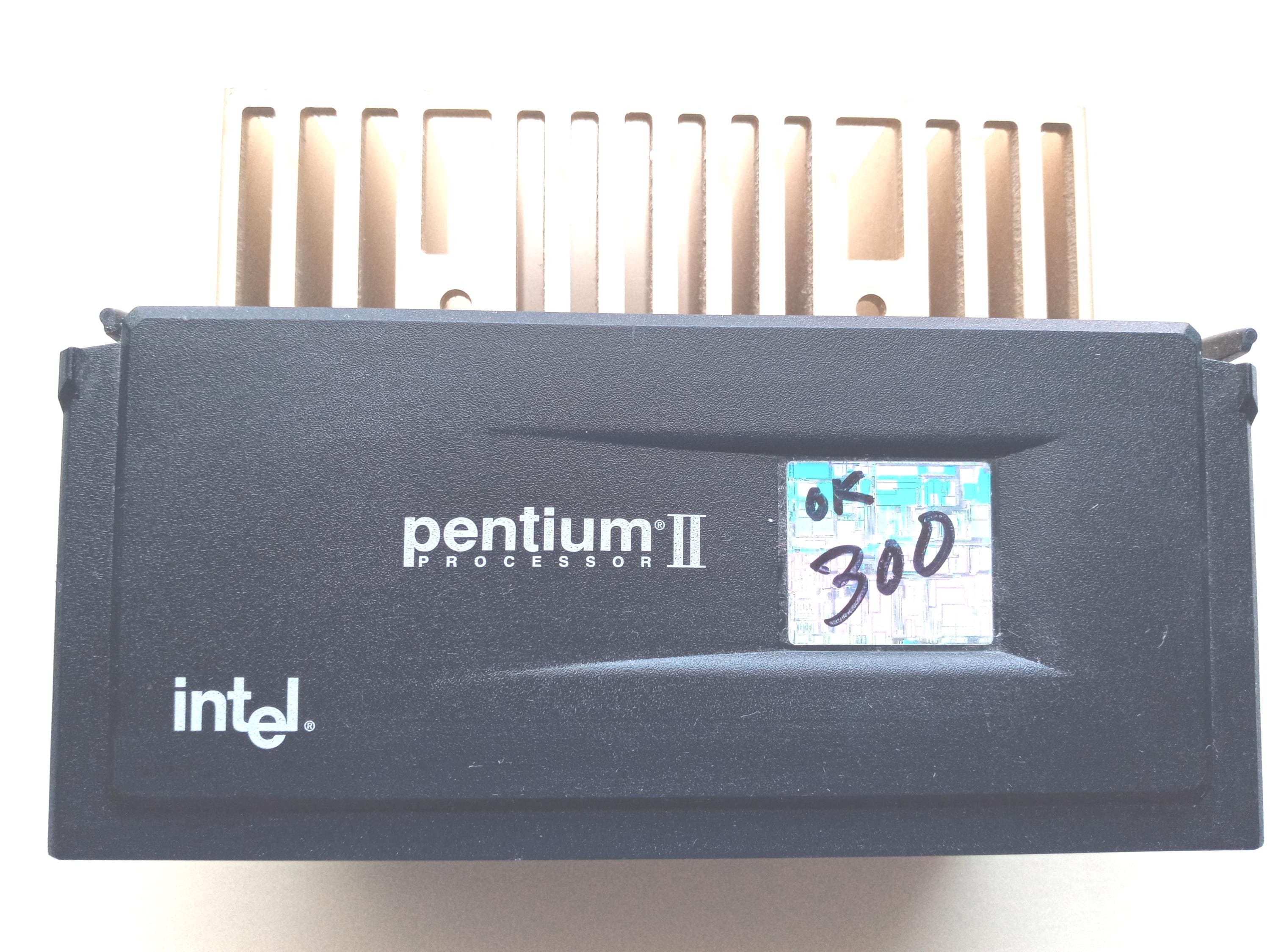 Vintage Pentium 2 CPU 300 Mhz Slot 1 SL2HA - Etsy