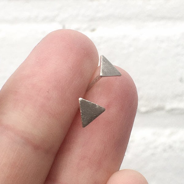Handgemaakte sterling zilveren driehoek oorstekers, 6mm zilveren driehoek oorbellen