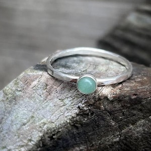 Handmade 4mm Green Aventurine ring, sterling silver stacking ring, natural gemstone ring, hammered ring, green ring