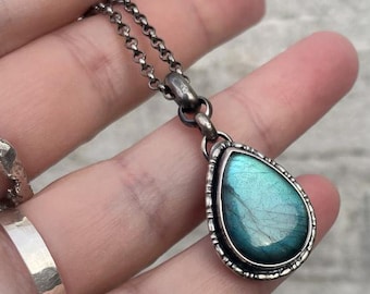Handmade Labradorite Silver pendant – Sterling Silver Gemstone Pendant – Flash Labradorite Jewelry – Spiritual Gift for Her
