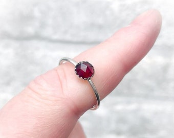 Handmade sterling silver rose cut Garnet ring, 6mm gemstone ring, hammered ring, stacking ring, serrated bezel