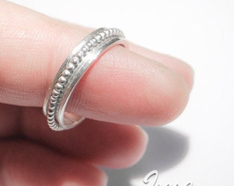 Sterling silver spinner ring, handmade rotating ring, 4mm friendship ring,bubble wire, beaded ring