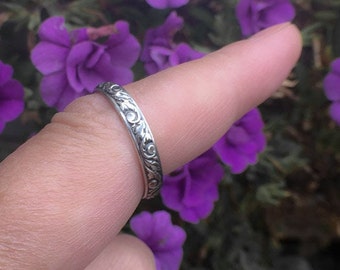 Sterling silver engraved leaf pattern ring, 4mm ring, handmade ring, silver band ring, floral stacking ring, knuckle ring