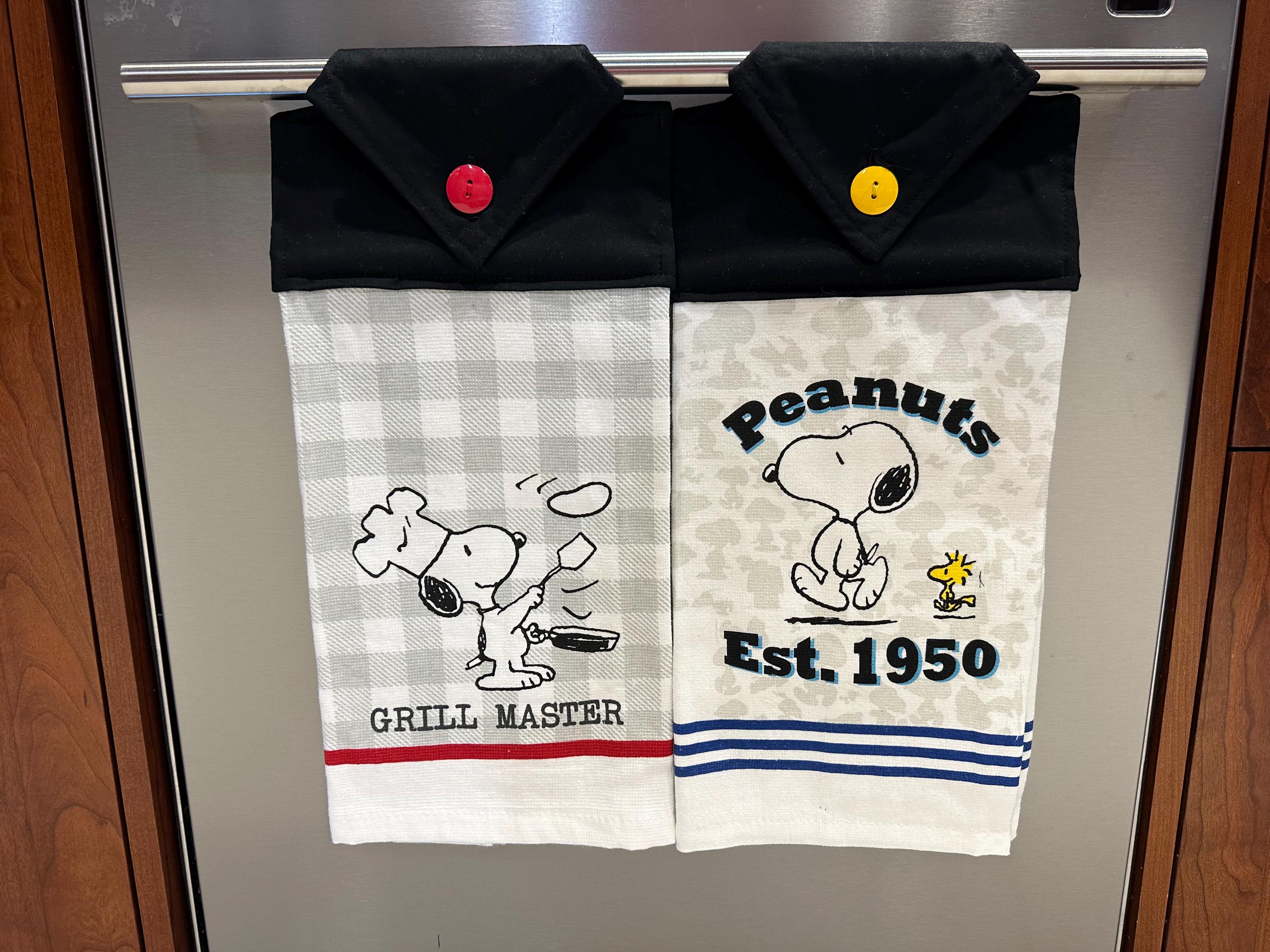 Snoopy, Peanuts, Woodstock, cartoon, Snoopy towel, Woodstock towel, Charlie Brown, Lucy, Peppermint Patty, Sally, Linus, Schroeder, Marcie