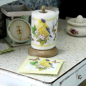 dollhouse miniature paper towel roll 1/12-1/6 scale