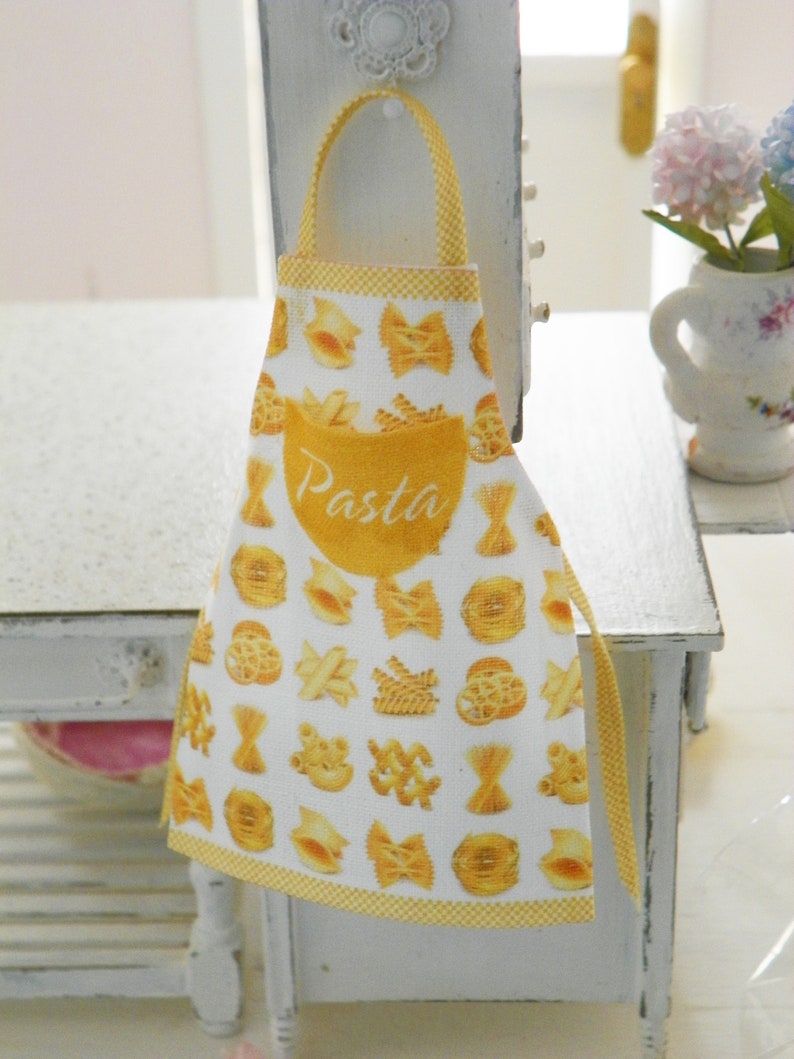 dollhouse miniature apron 1/12 scale image 4