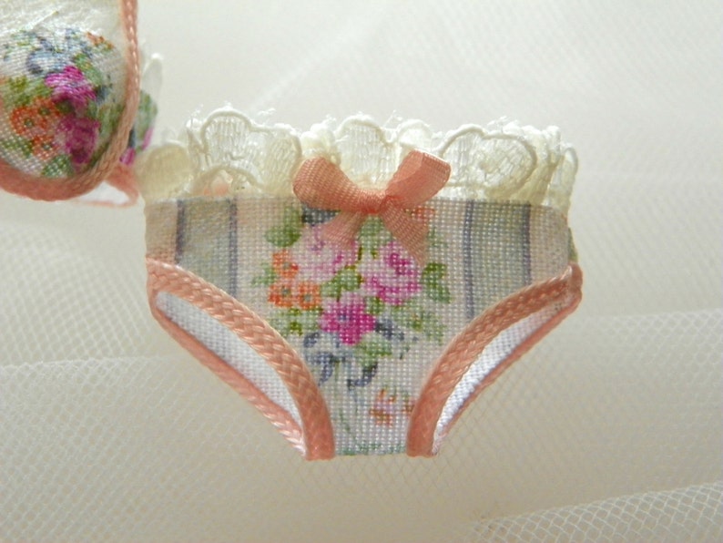 Dollhouse miniatures Bra with panties in 112 scalelingerie Etsy