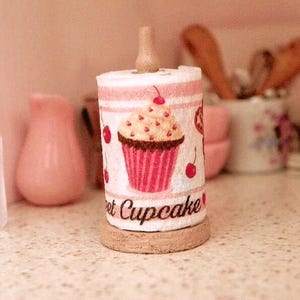 dollhouse miniature paper towel roll 1/12-1/6 scale