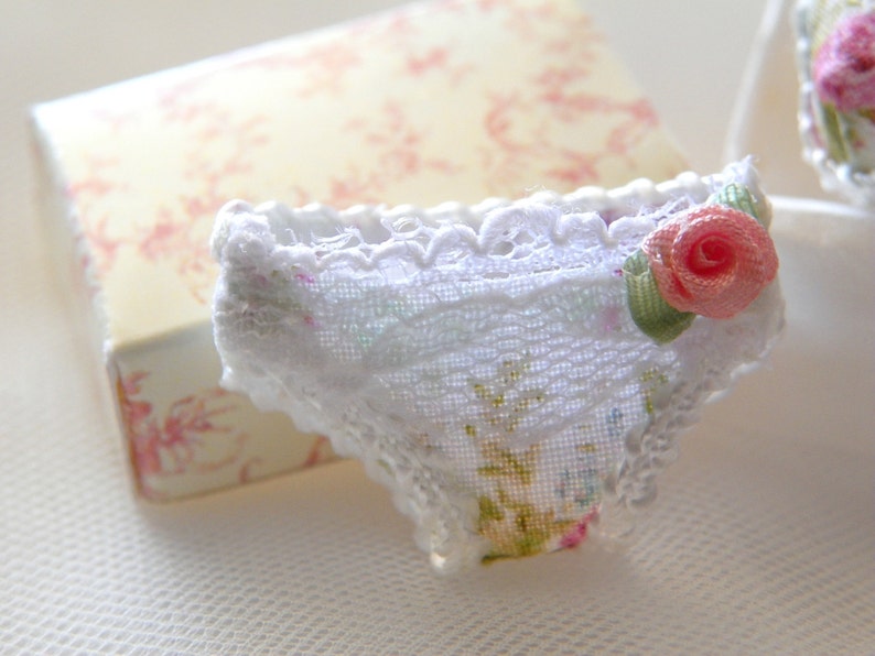 Dollhouse miniatures Bra with panties in 112 scalelingerie Etsy