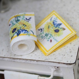 dollhouse miniature paper towel roll 1/12-1/6 scale