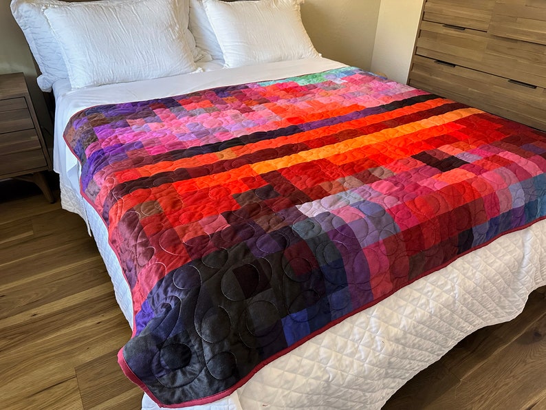 Handmade Sunset Quilt, Midcentury Modern Whole Cloth Blanket, Cottagecore Double Gauze Throw, Maximalist Aesthetic Decor, Ready To Ship image 4