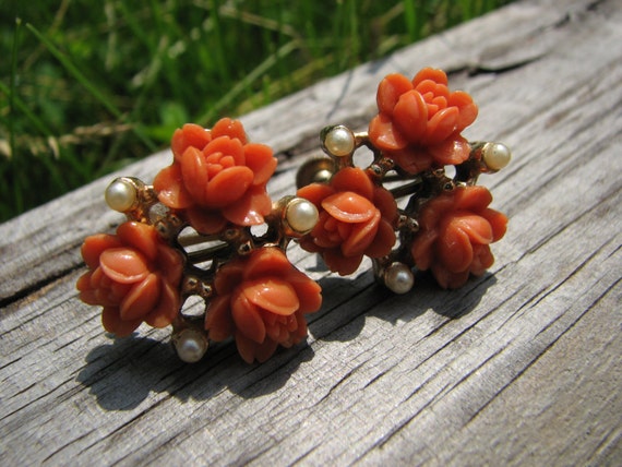 1960s Vintage Celluloid Screw On Earrings - Roses… - image 1