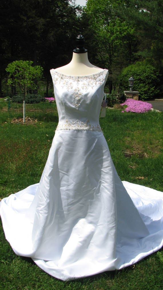Casablanca Bridal Dress - Bridal Gown - Size 10 - 