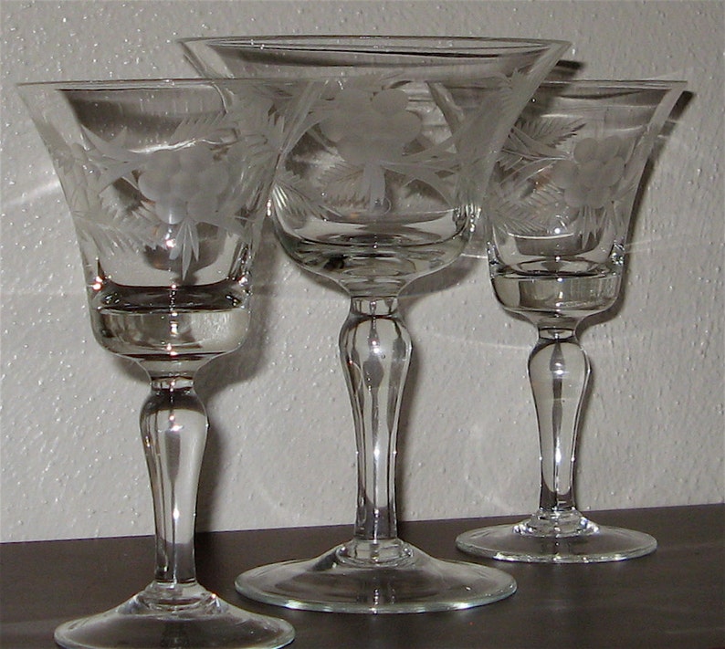 Set of Three Etched Crystal Cordials, Liqueur Glasses, Apertif 1940's