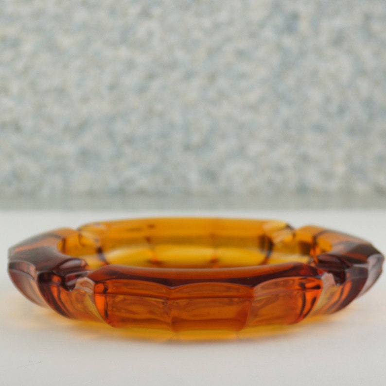 great condition very heavy over 7 inches in diameter Coin Ashtray vintage tobacciana 1950s or 1960s Fostoria amber coin ash tray
