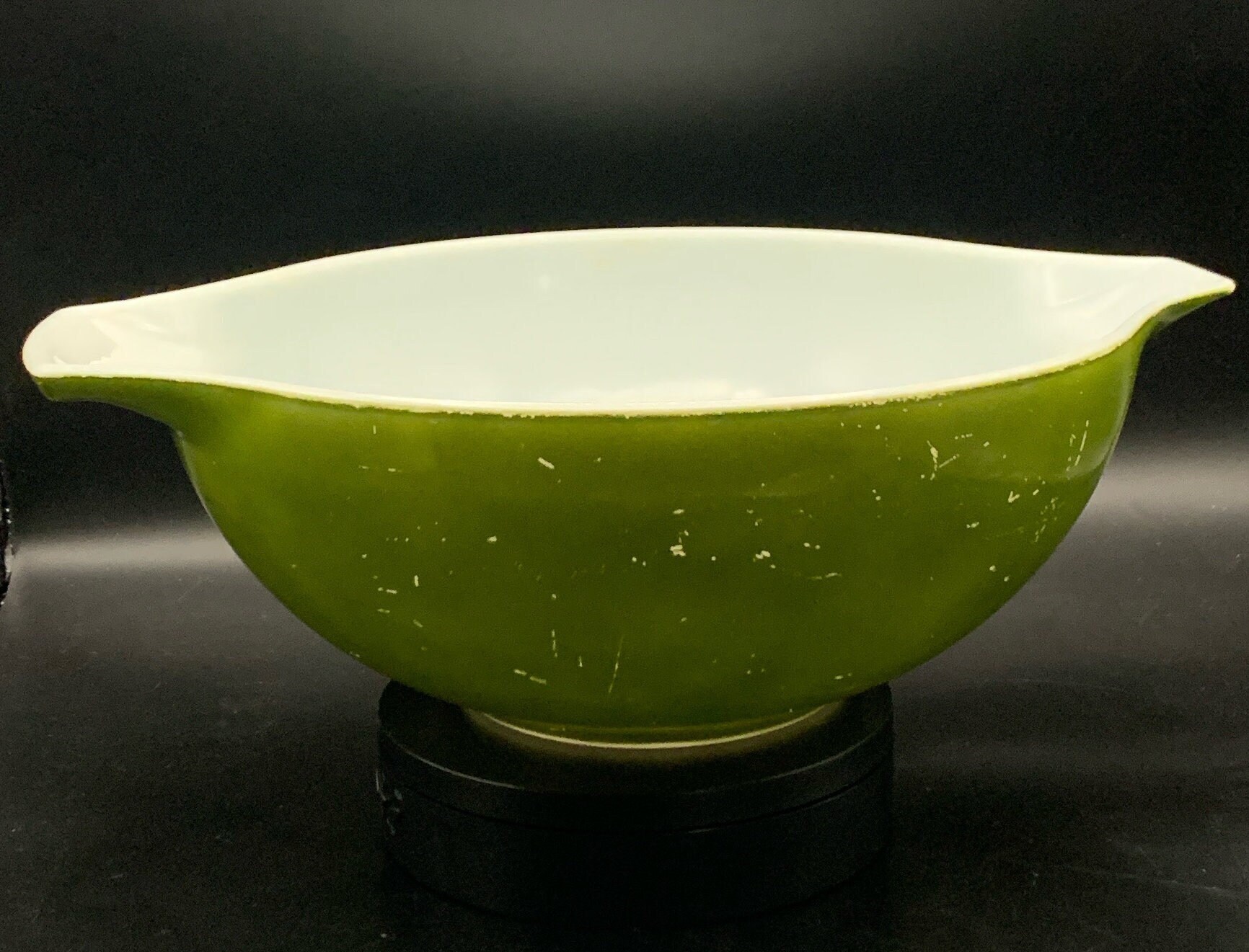 Pyrex 444 large verde green quart Cinderella mixing Large mixing  bowl with flared handles/pouring