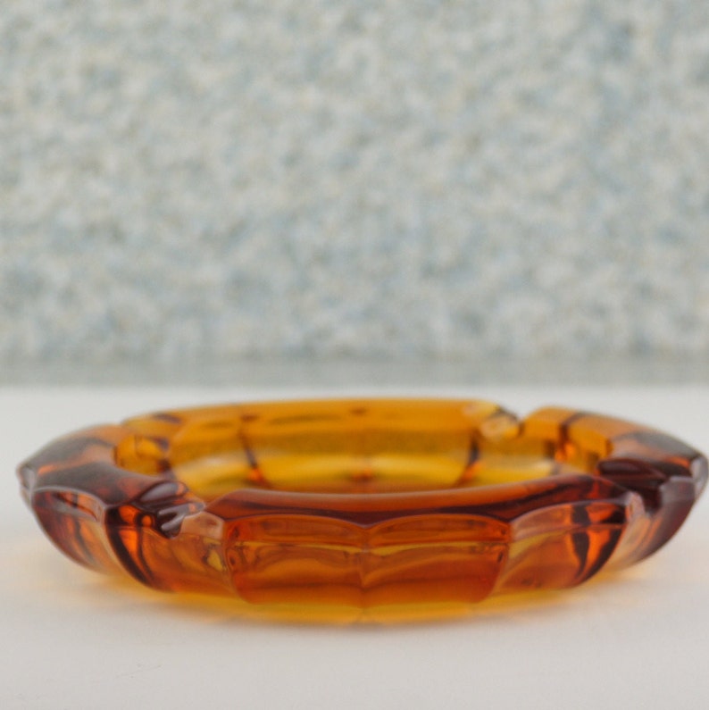 great condition very heavy over 7 inches in diameter Coin Ashtray vintage tobacciana 1950s or 1960s Fostoria amber coin ash tray