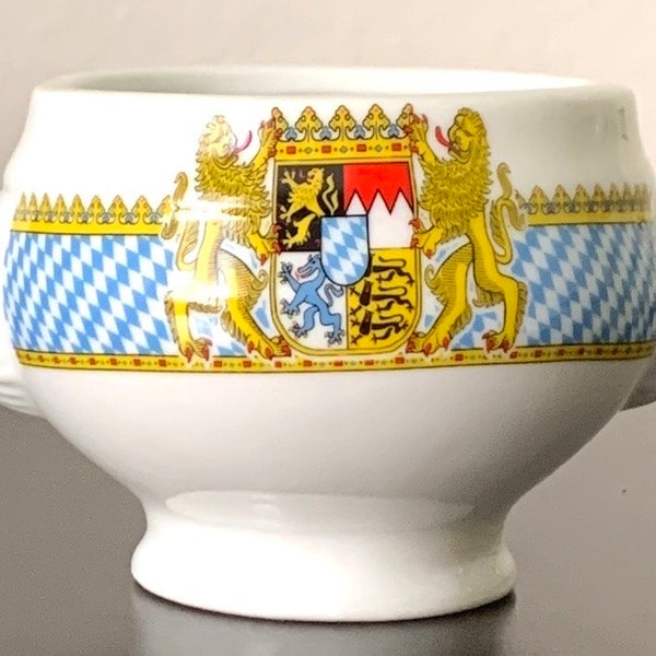 Set of four porcelain tea cups, Van Well Wellco Bavaria Germany. Coat of arms, blue and white diamonds, similar to Seltmann Weiden