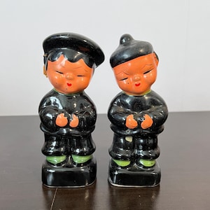 Vintage Midcentury Asian Man and Woman Salt and Pepper Shakers – Hand-Painted Ceramic Figurines – 1950s Oriental Decor – Kitsch Kitchen